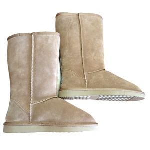 New Boots size 10 color sheepskin and Wool Blend Lining and cool weather comfort